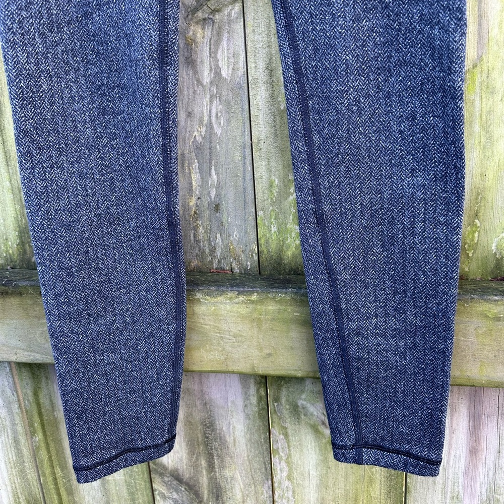 Ivivva Rhythmic Tight Scattered‎ Herringbone Gray Size 12 - Picture 3 of 13